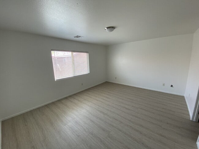 Building Photo - 1972 Joyful St