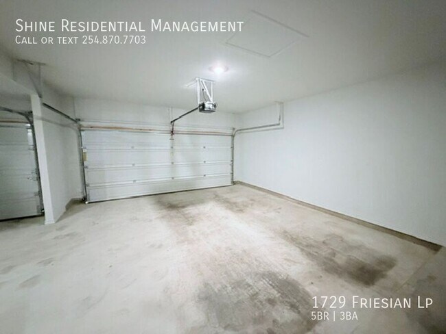 Building Photo - 1729 Friesian Lp