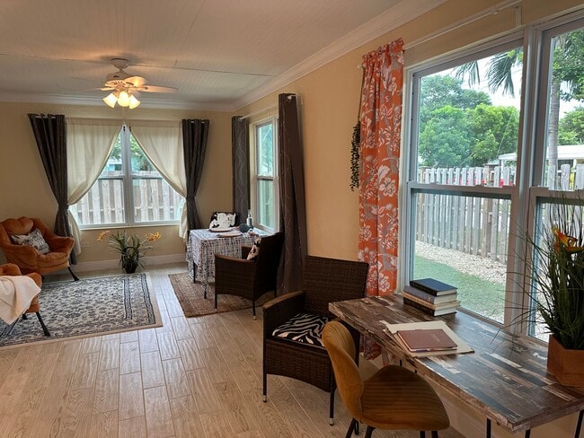 Building Photo - 112 Parker Dr