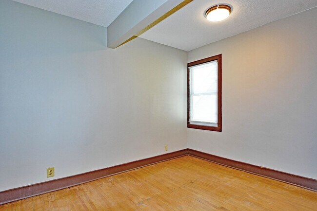 Building Photo - Spacious 4 Bed / 2 Bath Home – Minutes from Grand Casino Arena