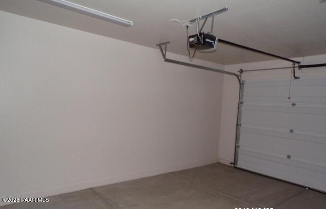 Building Photo - 2924 N Yavapai Rd E