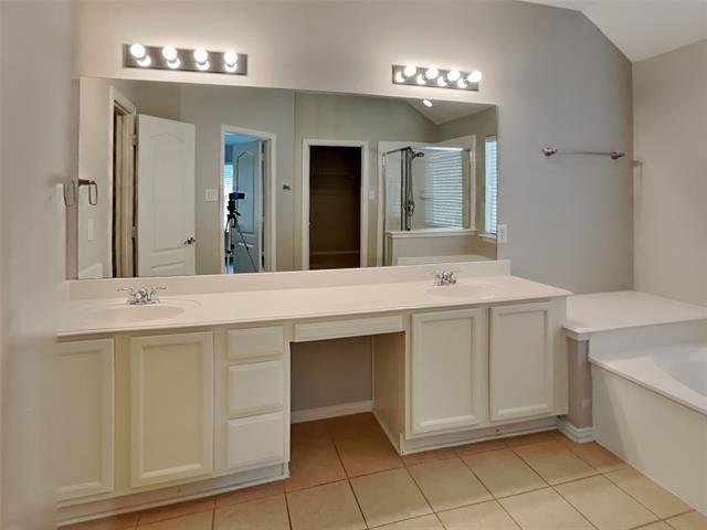 Building Photo - 2214 Frio Dr