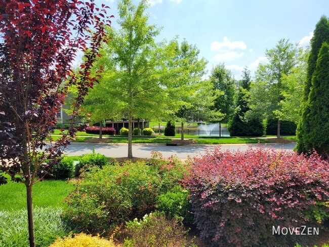 Building Photo - 8011 Parknoll Dr