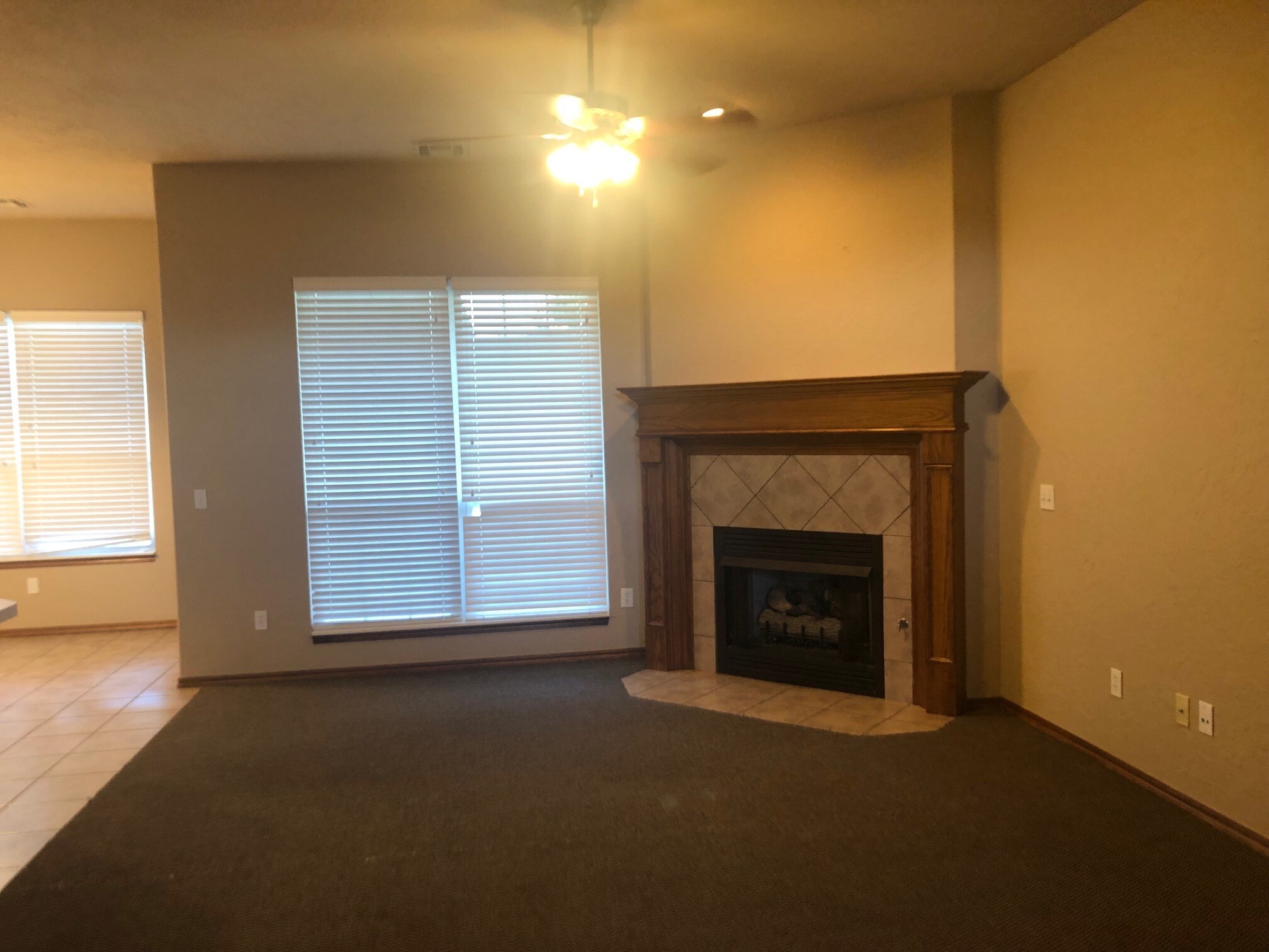 Building Photo - 3604 Kensington Dr