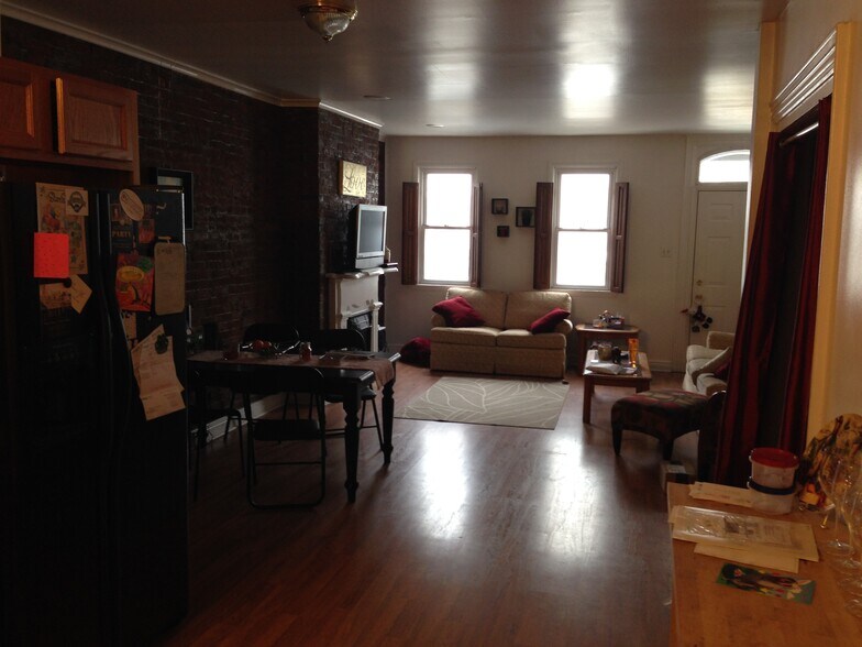 Building Photo - 147 S 16th St