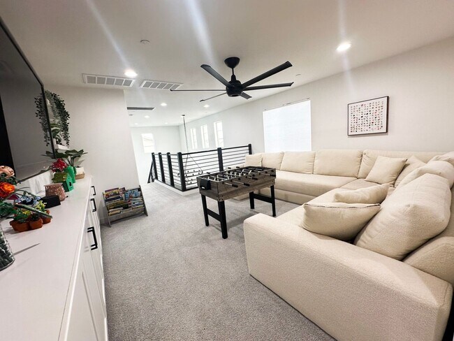 Building Photo - Spencer Crossing 5 Bedroom Modern Pool Home