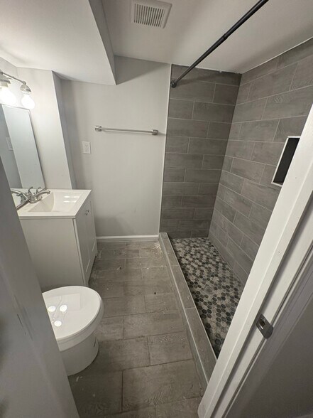 Building Photo - 3611 W Lexington St