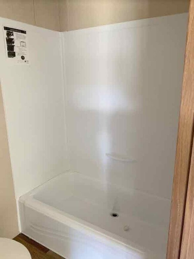 Building Photo - Charming 3BR House in Delco