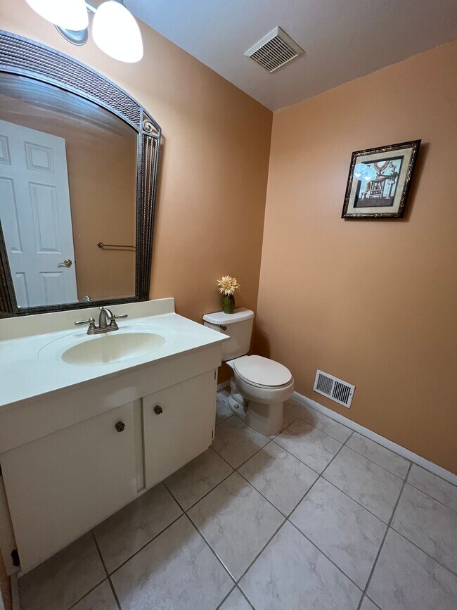 Building Photo - 36 Catawba Ct