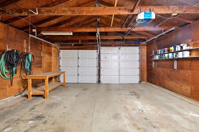 Building Photo - 7245 N Newell Ave