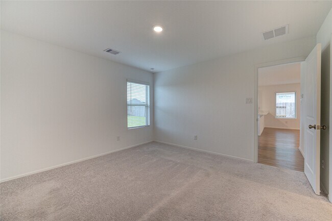 Building Photo - 3110-3110 Spanish Oak Ln