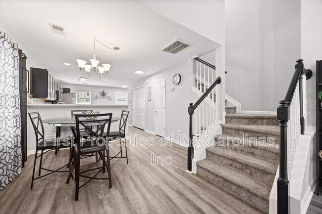 Building Photo - 16865 Timber Crossing Rd