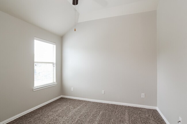 Building Photo - 24462 Sundance Spring Dr