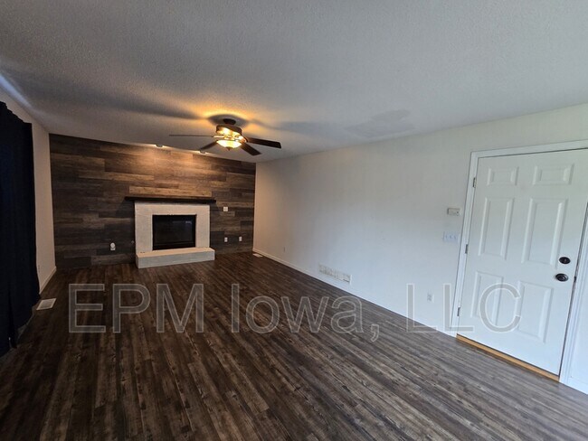 Building Photo - 1138 White Ivy Pl NE