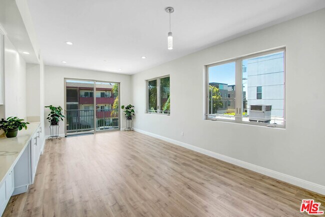 Building Photo - 11753 Iowa Ave