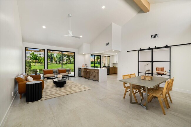 Building Photo - 179 Gran Via