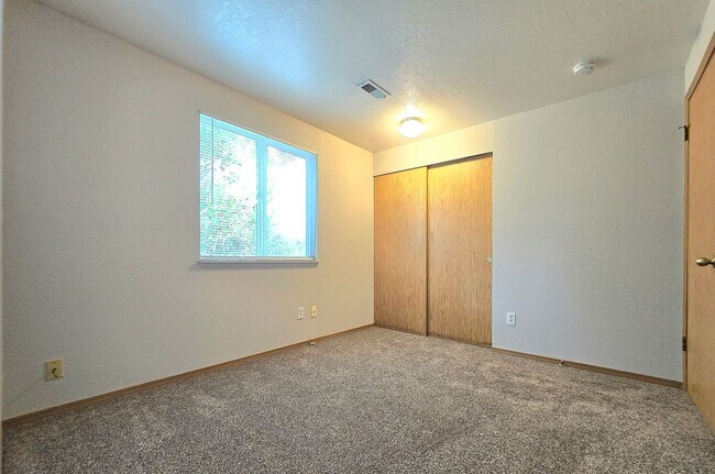 Building Photo - Charming 3 Bed/ 1.5 Bath Home Available in Lake Stevens