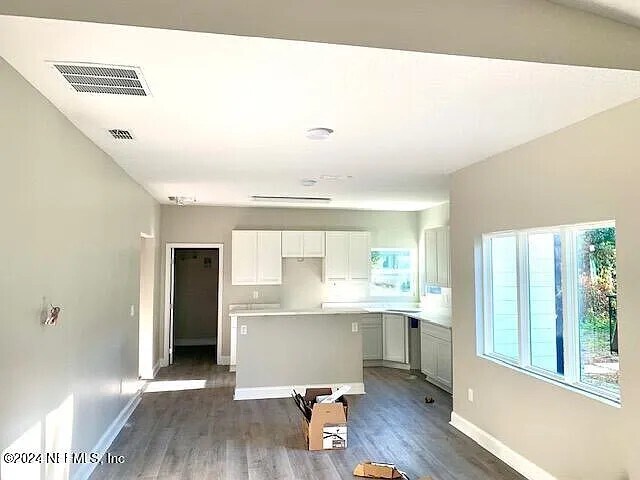 Building Photo - 938 Alderside St