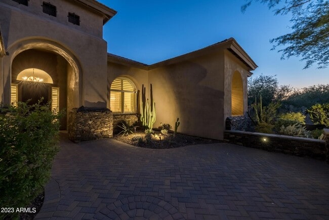 Building Photo - 13331 E Del Timbre Dr