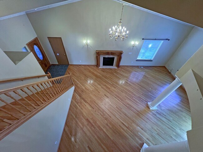 Building Photo - NE Tacoma - Large 3 bedroom 2.5 bathroom w...