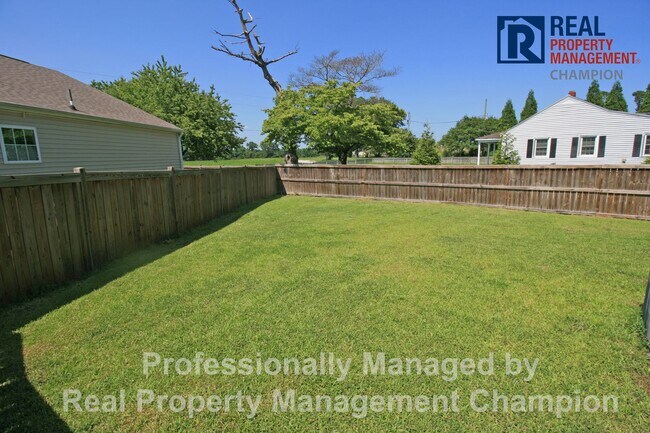 Building Photo - 433 Ginger Dr
