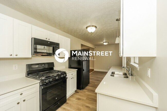 Building Photo - 3 Bedroom Pet-Friendly Home in Stockbridge, GA with Main Street Renewal
