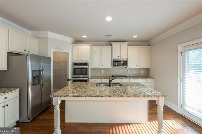Building Photo - 2766 Hilson Commons