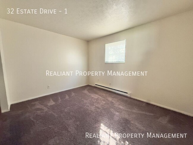 Building Photo - 32 Estate Dr