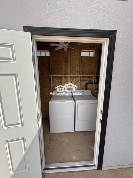 Building Photo - 1720 E Portland St