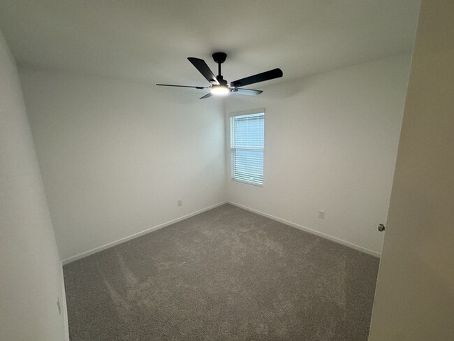 Building Photo - 405 Shearwater Ave