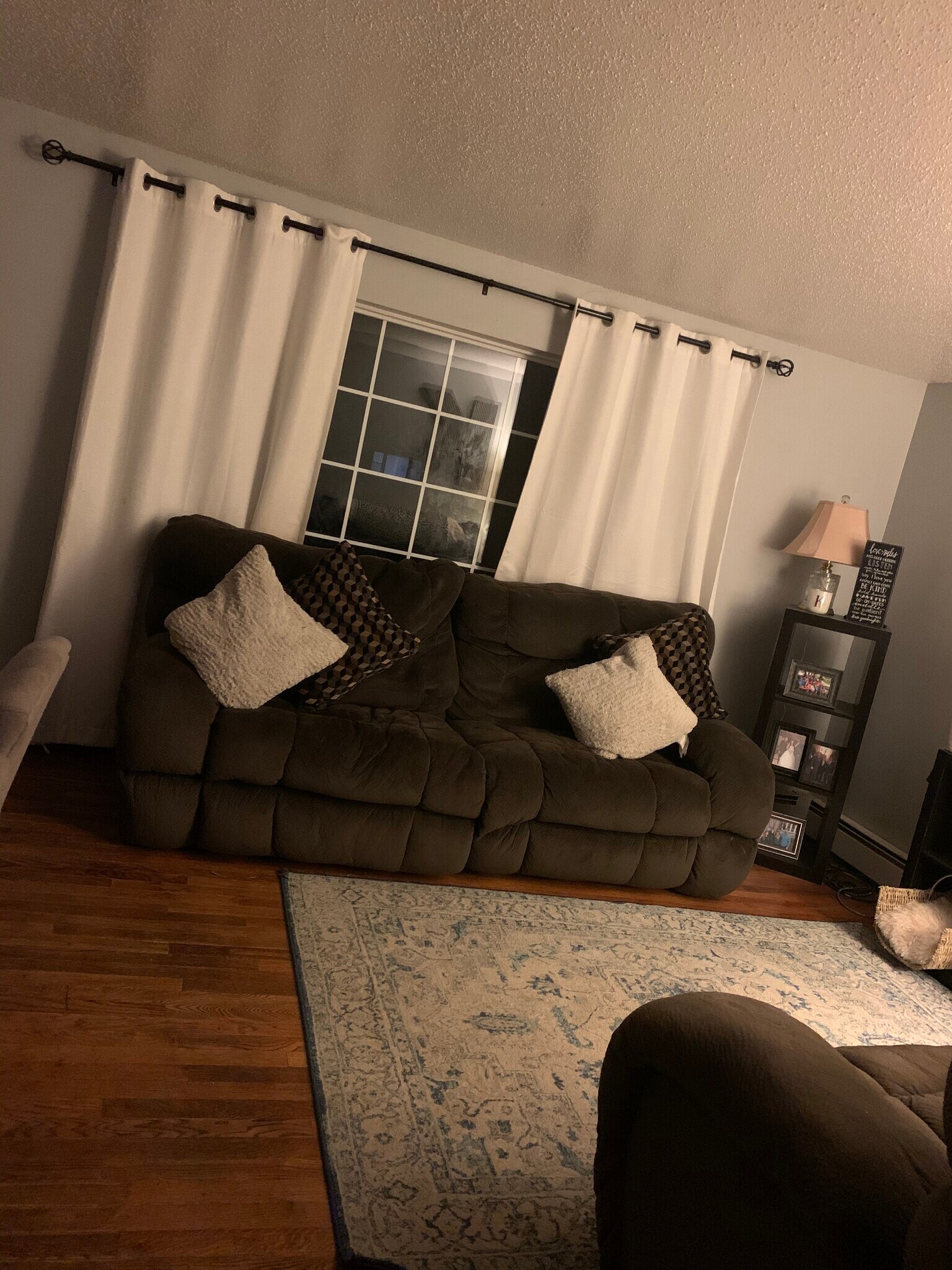 Livingroom - 23 Lownds Dr