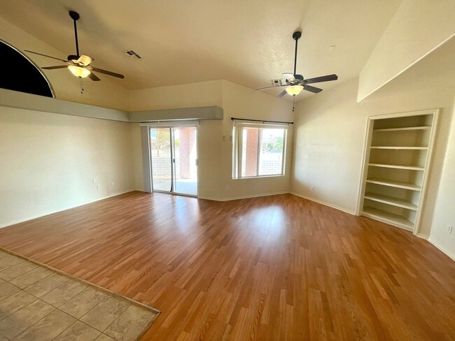 Building Photo - Cute 3 Bedroom Desert Lakes Golf Course Co...