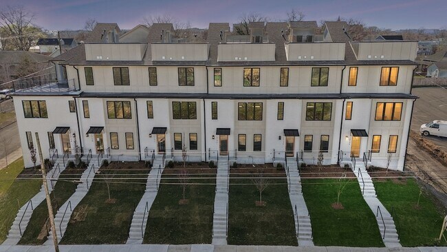 Building Photo - 1019 12th Ave N