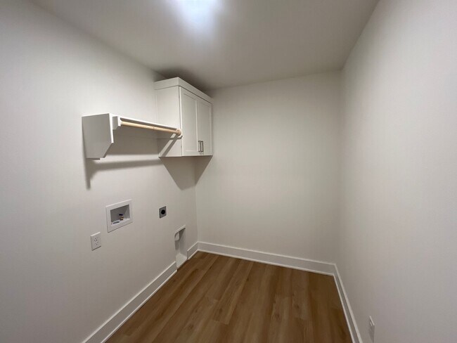 Building Photo - Your Dream Home Just Hit the Market – Don’t Miss Out!