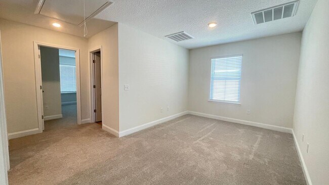 Building Photo - Beautiful 3 Bedroom, 3 Bathroom Home for Rent