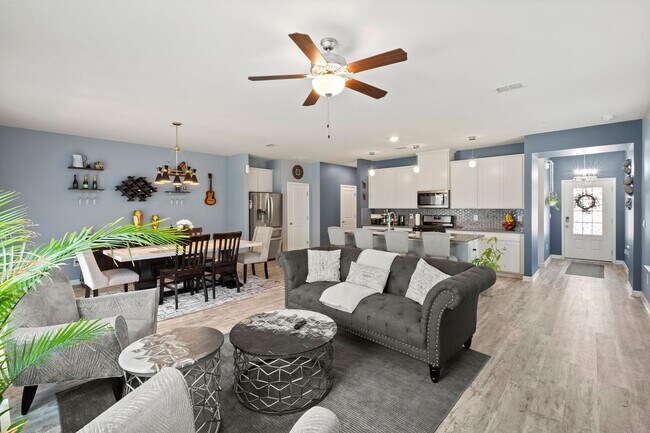 Building Photo - Gorgeous 3 BR/2.5 BA Townhome in Marietta-...