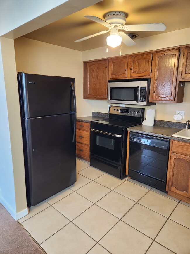 Kitchen - 528 Montclair St