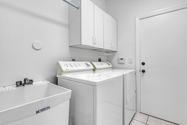 Building Photo - 22 Windward Dr