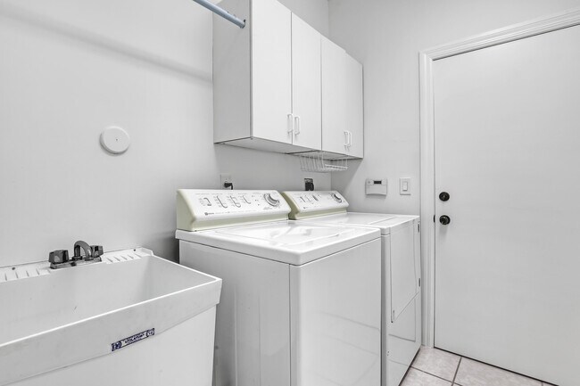 Building Photo - 22 Windward Isle