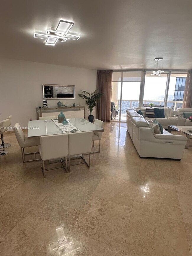 Building Photo - 17201 Collins Ave