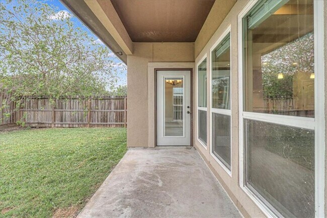 Building Photo - 6537 Paddington Dr