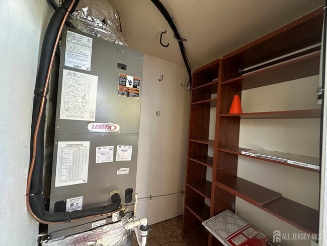 Building Photo - 1006 Aspen Dr