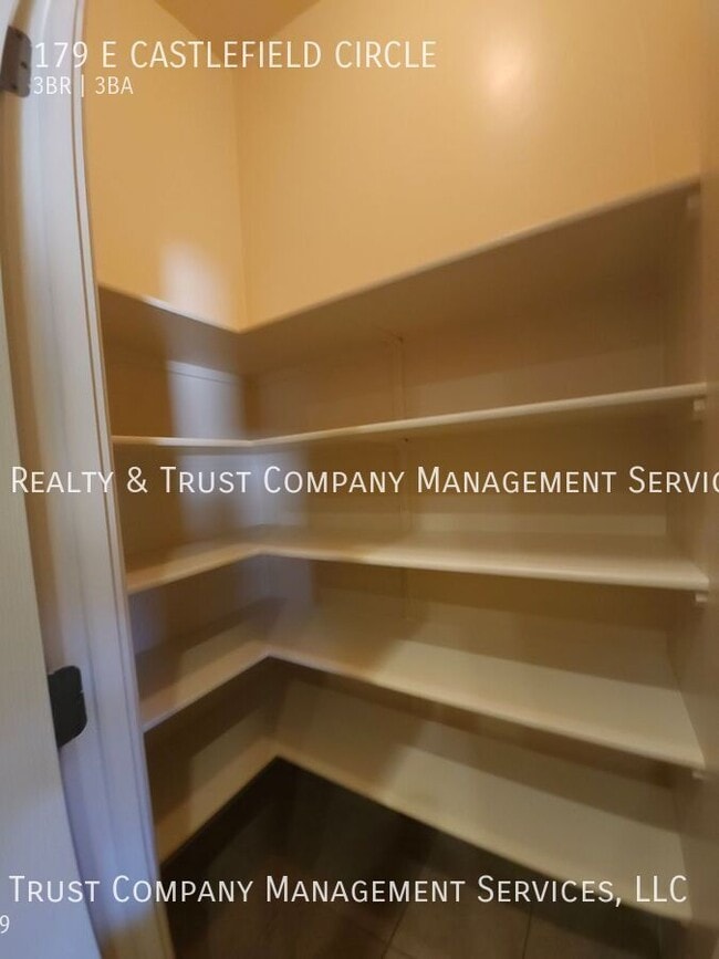 Building Photo - 179 E Castlefield Cir