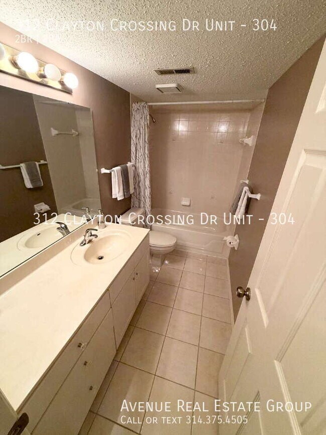 Building Photo - 312 Clayton Xing Dr