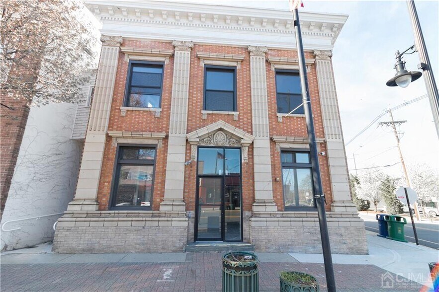 Building Photo - 54 Main St