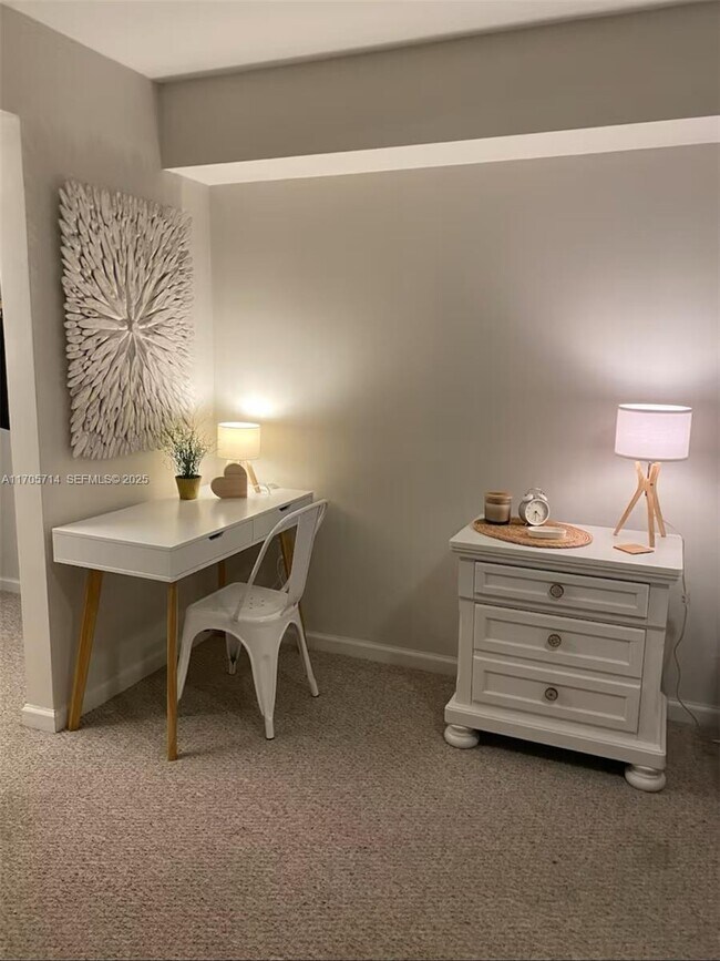 Building Photo - 1200 Brickell Bay Dr