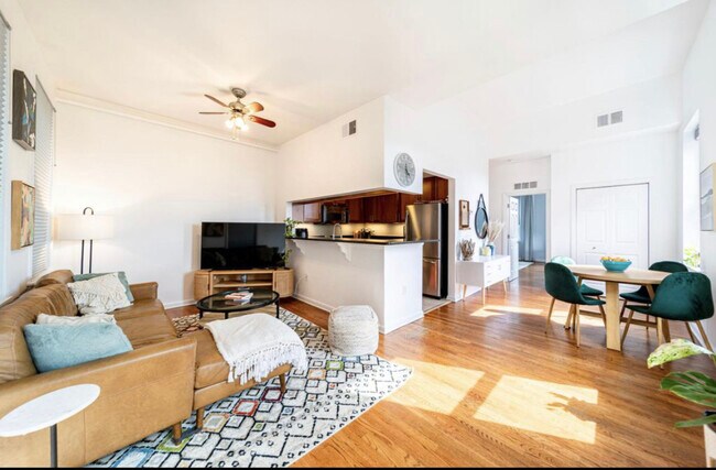 Building Photo - 187 WAYNE St