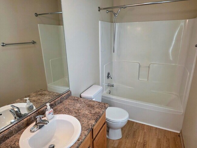 Building Photo - 4410-4152 152nd St