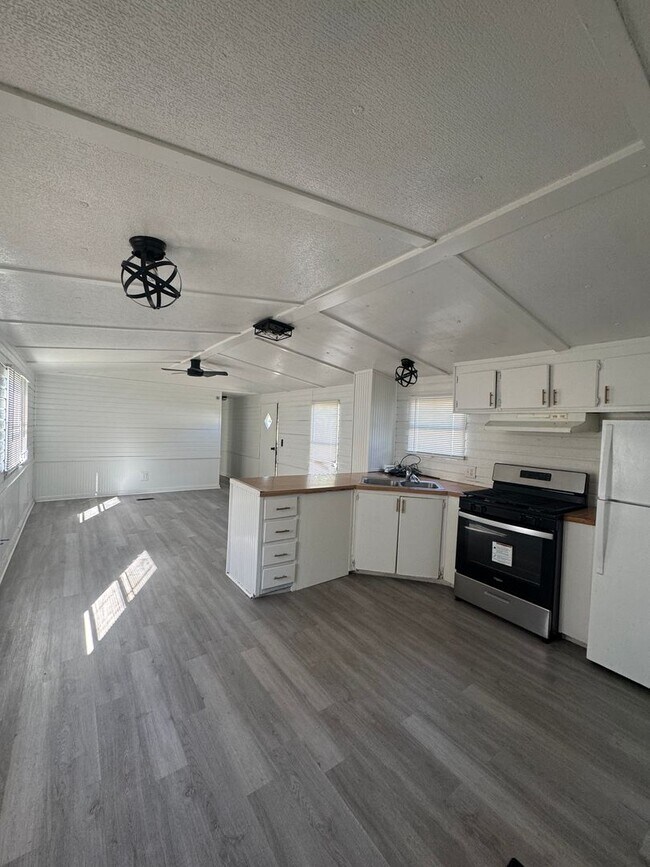 Building Photo - Rental Property