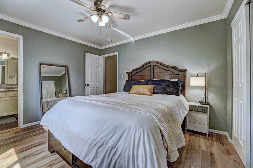 Building Photo - 1000 Red Bud Ct